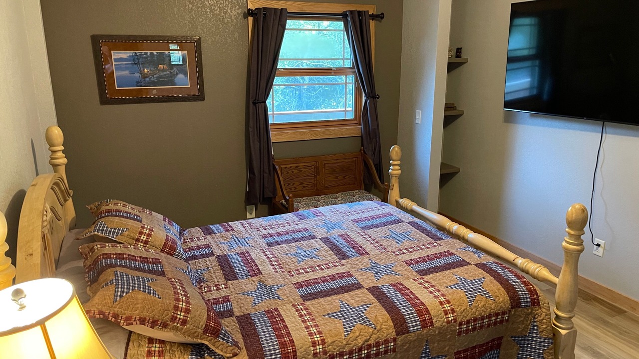Photo of Bedroom in Lansing