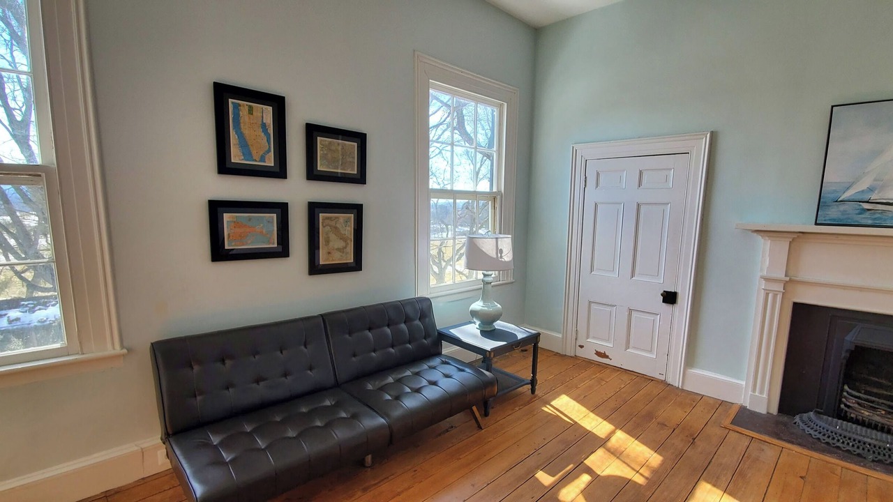Photo of Livingroom in Oakpark