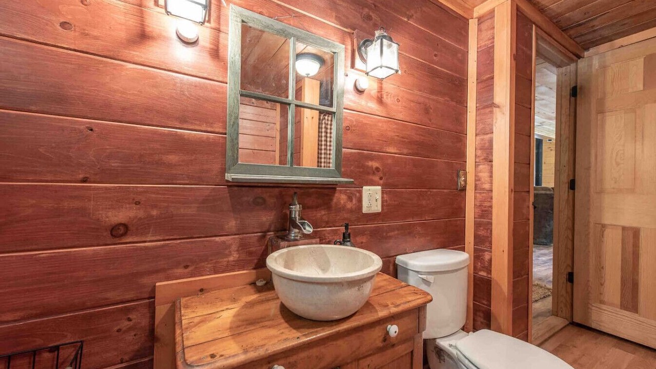 Photo of Bathroom in Canaan