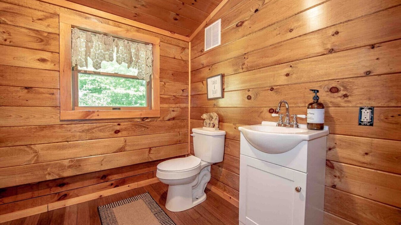 Photo of Bathroom in Canaan