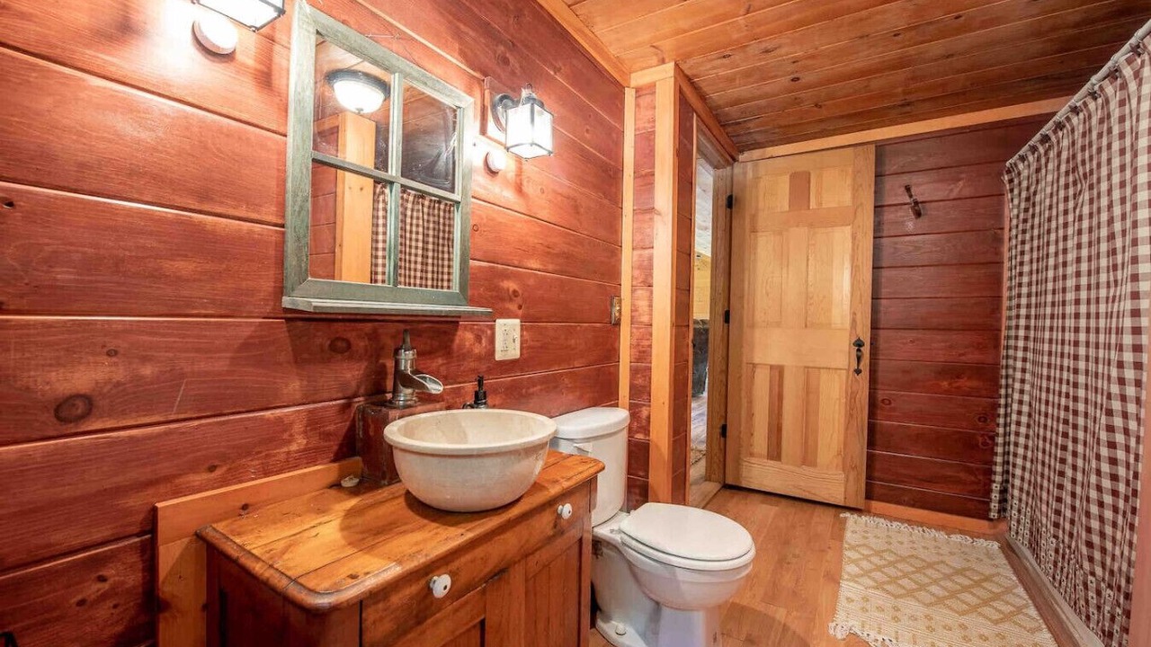 Photo of Bathroom in Canaan