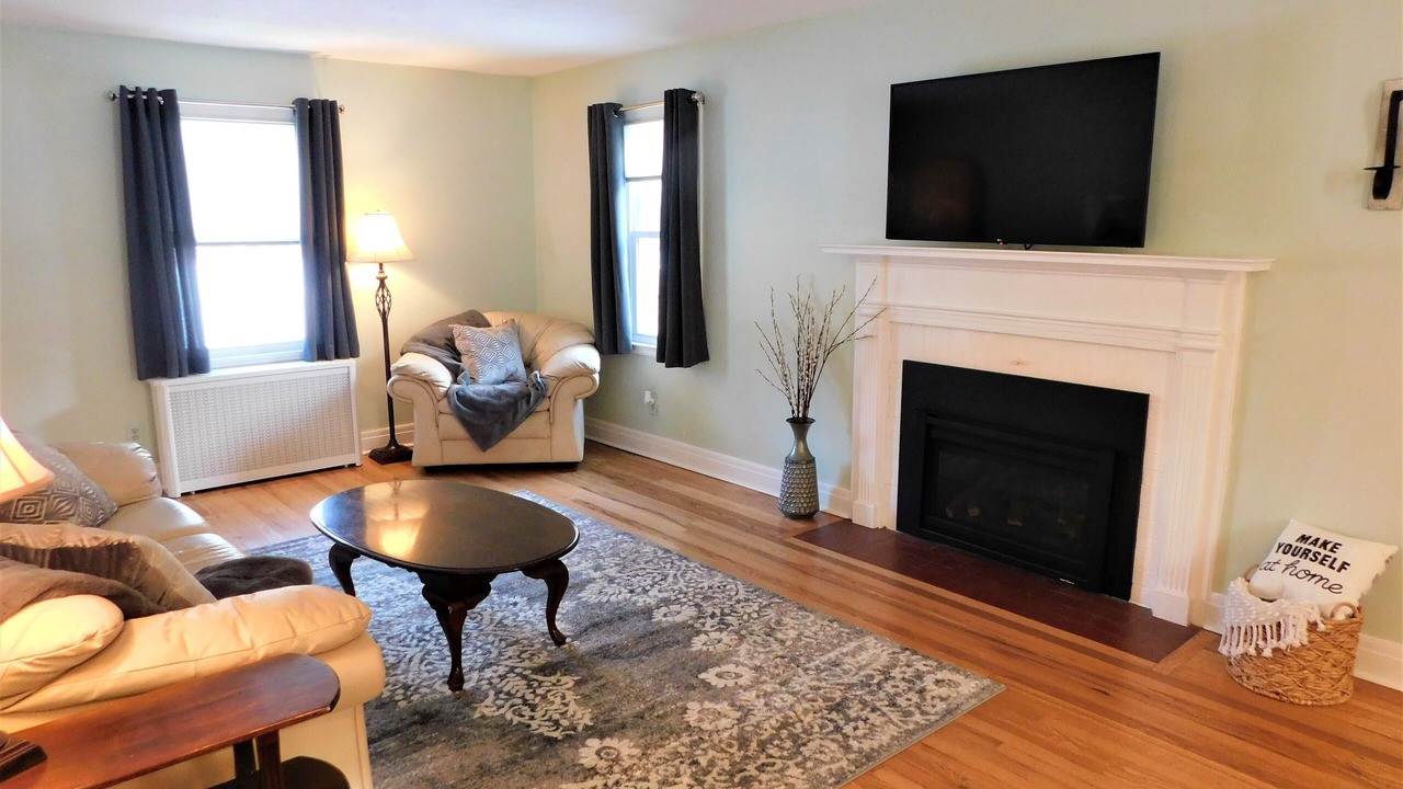 Photo of Livingroom in Rensselaer