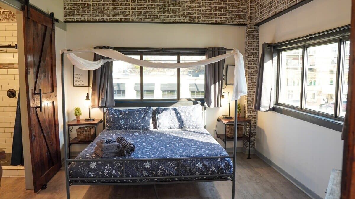 Photo of Bedroom in Niles