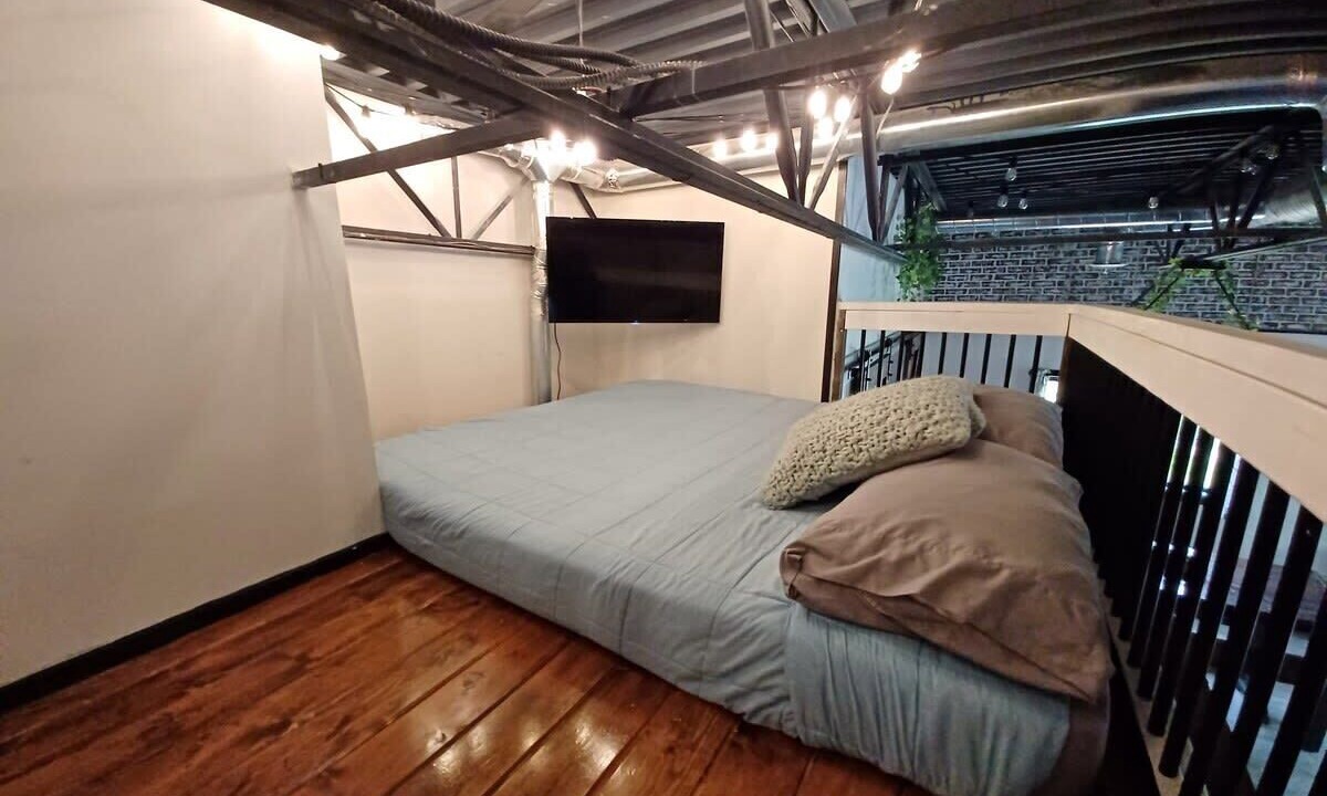 Photo of Bedroom in Niles