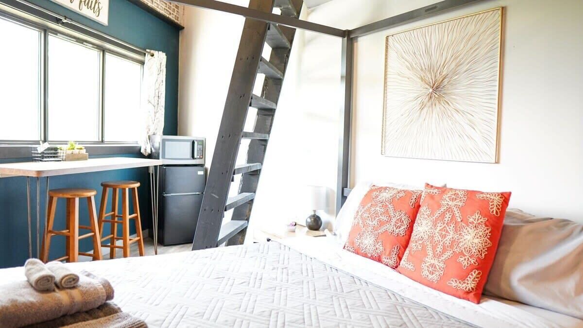 Photo of Bedroom in Niles