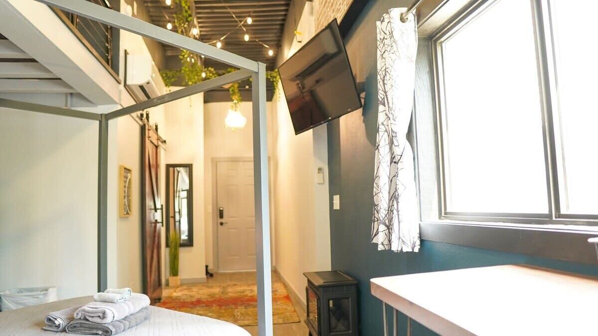 Photo of Bedroom in Niles