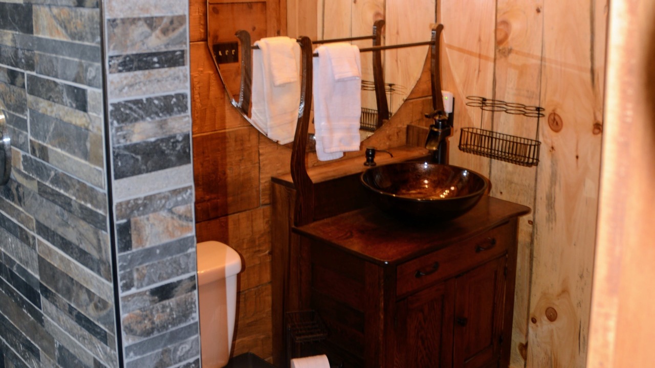 Photo of Bathroom in Cosby