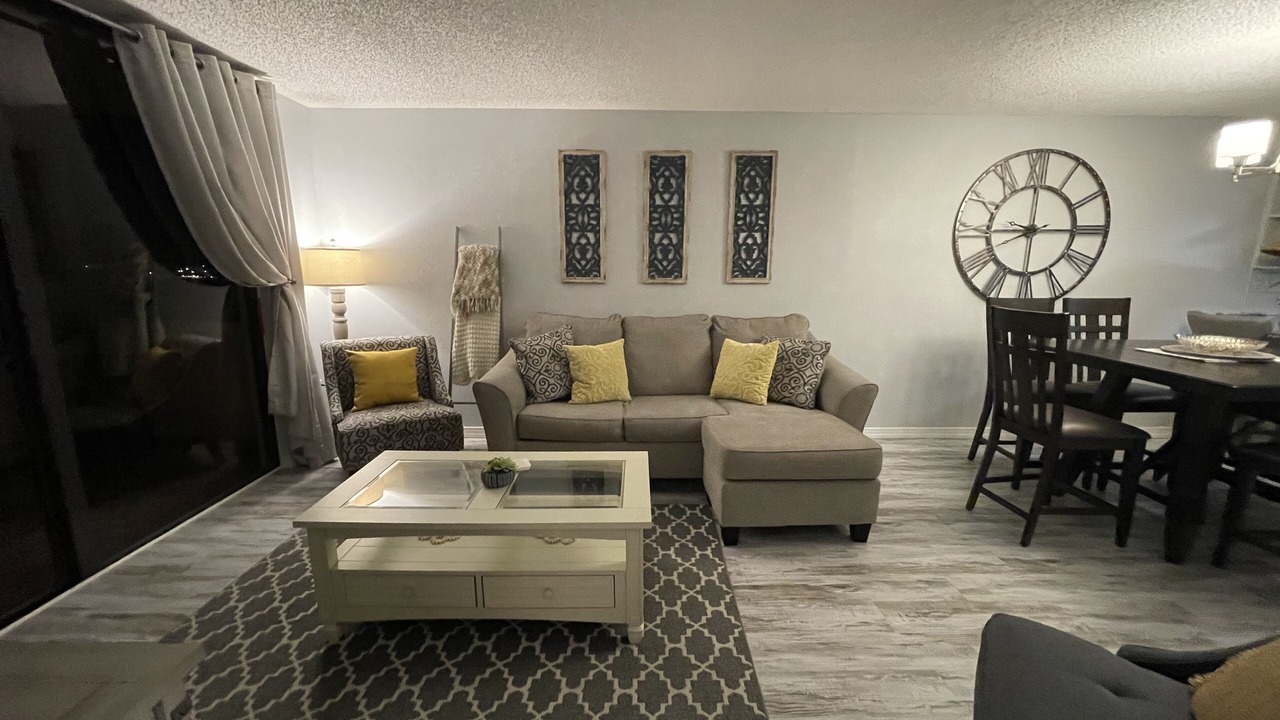 Photo of Livingroom in Hudson