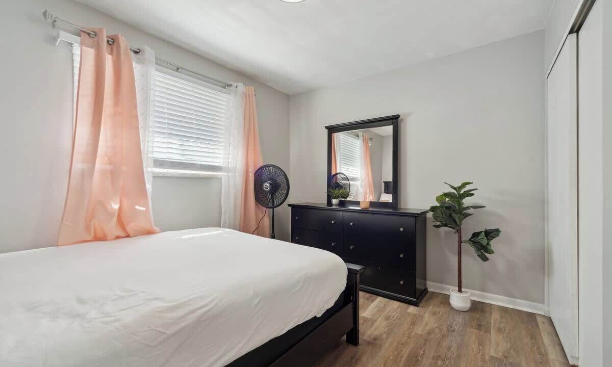 Photo of Bedroom in Lansing