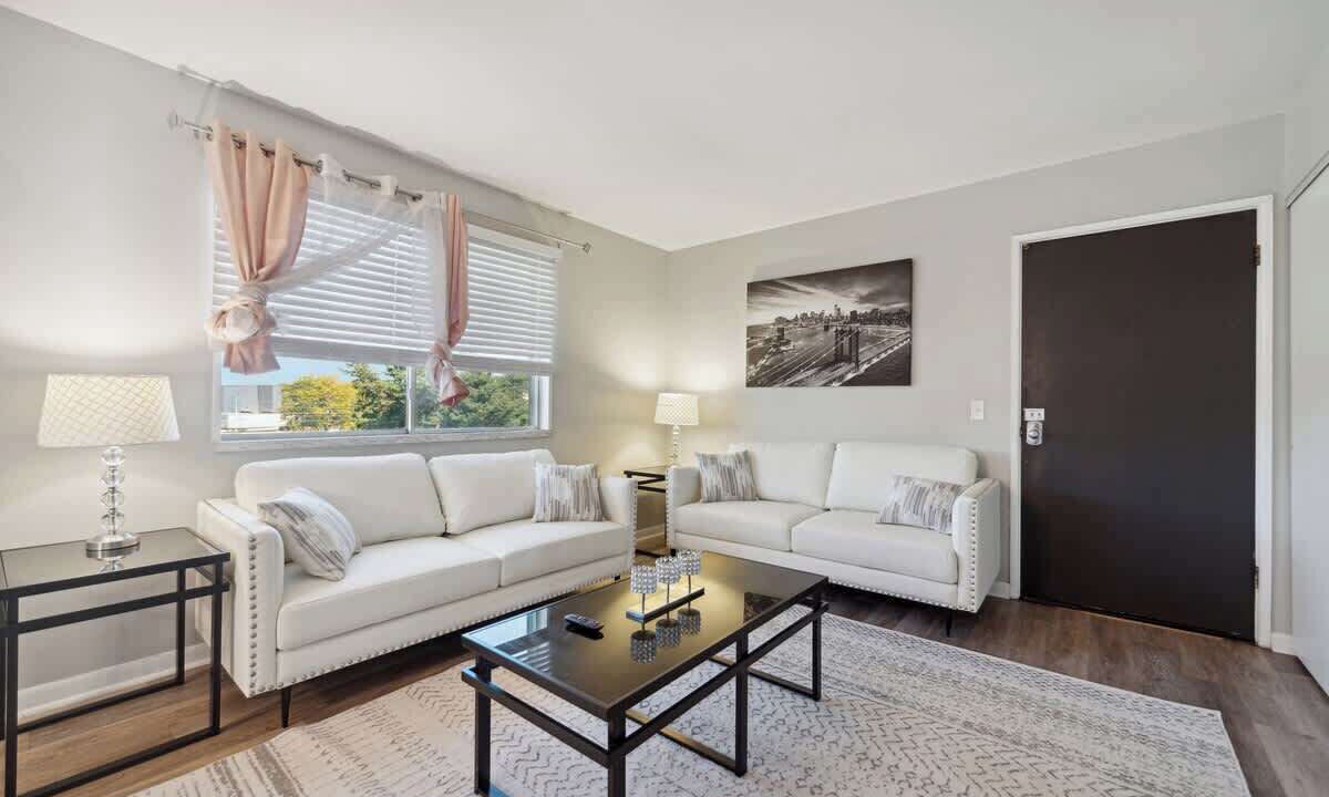 Photo of Livingroom in Lansing