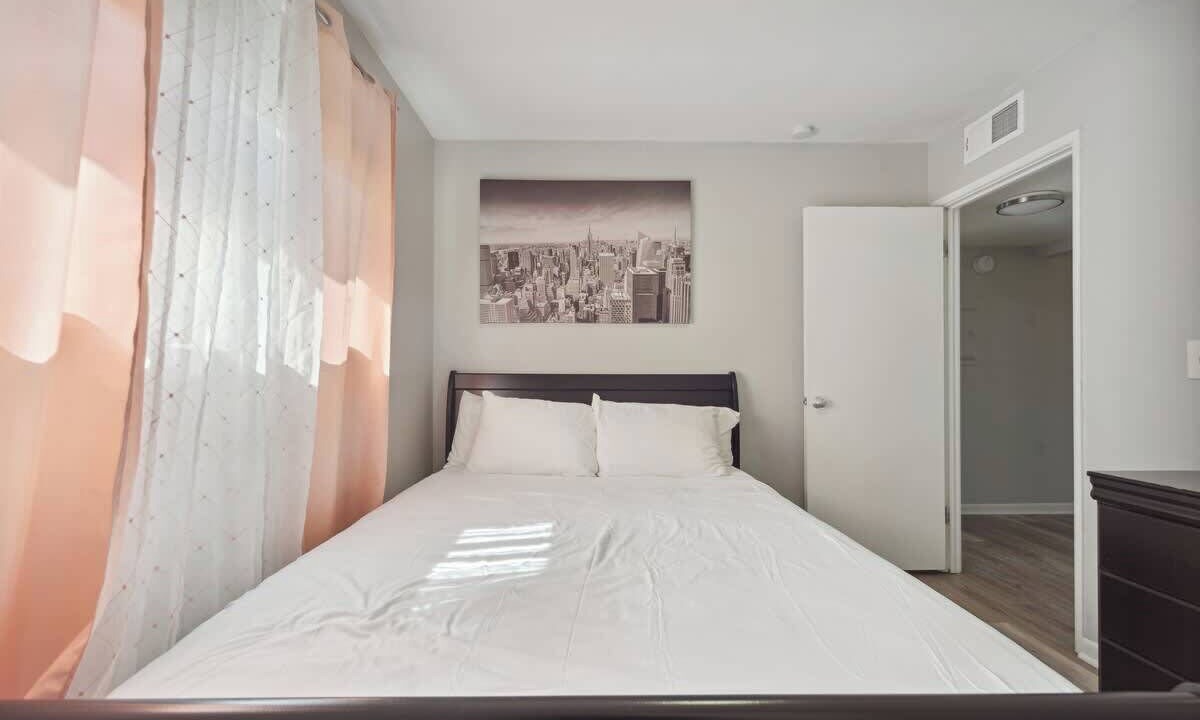 Photo of Bedroom in Lansing