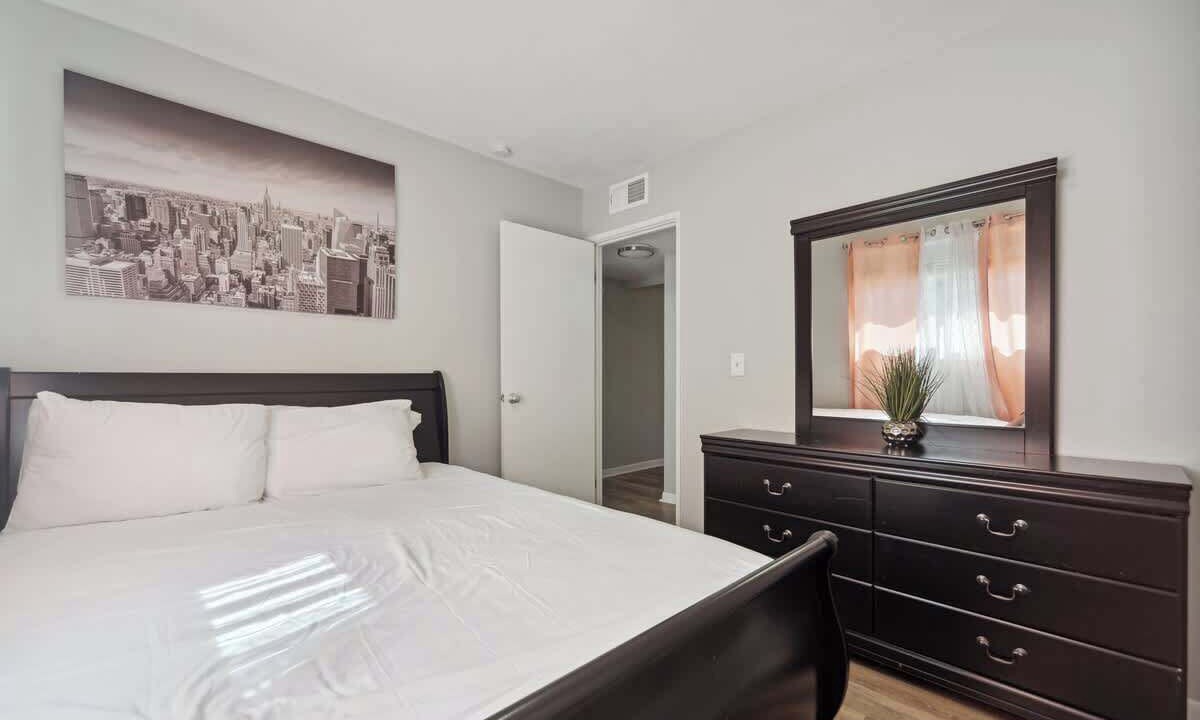 Photo of Bedroom in Lansing