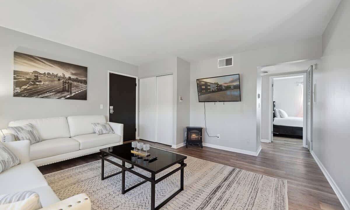 Photo of Livingroom in Lansing