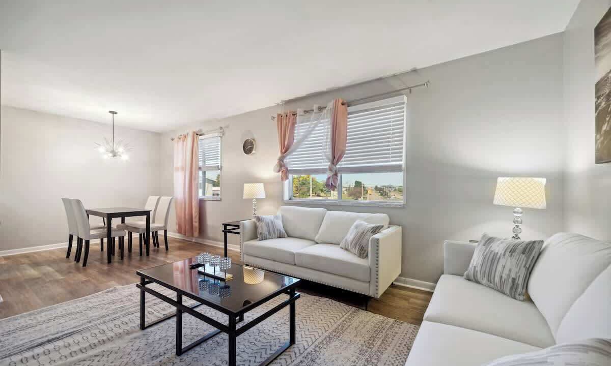 Photo of Livingroom in Lansing