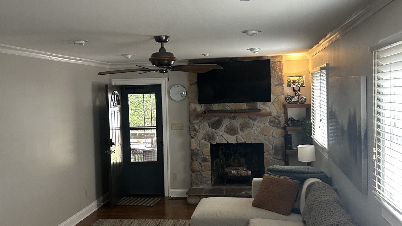 Photo of Livingroom in Sheffield Park