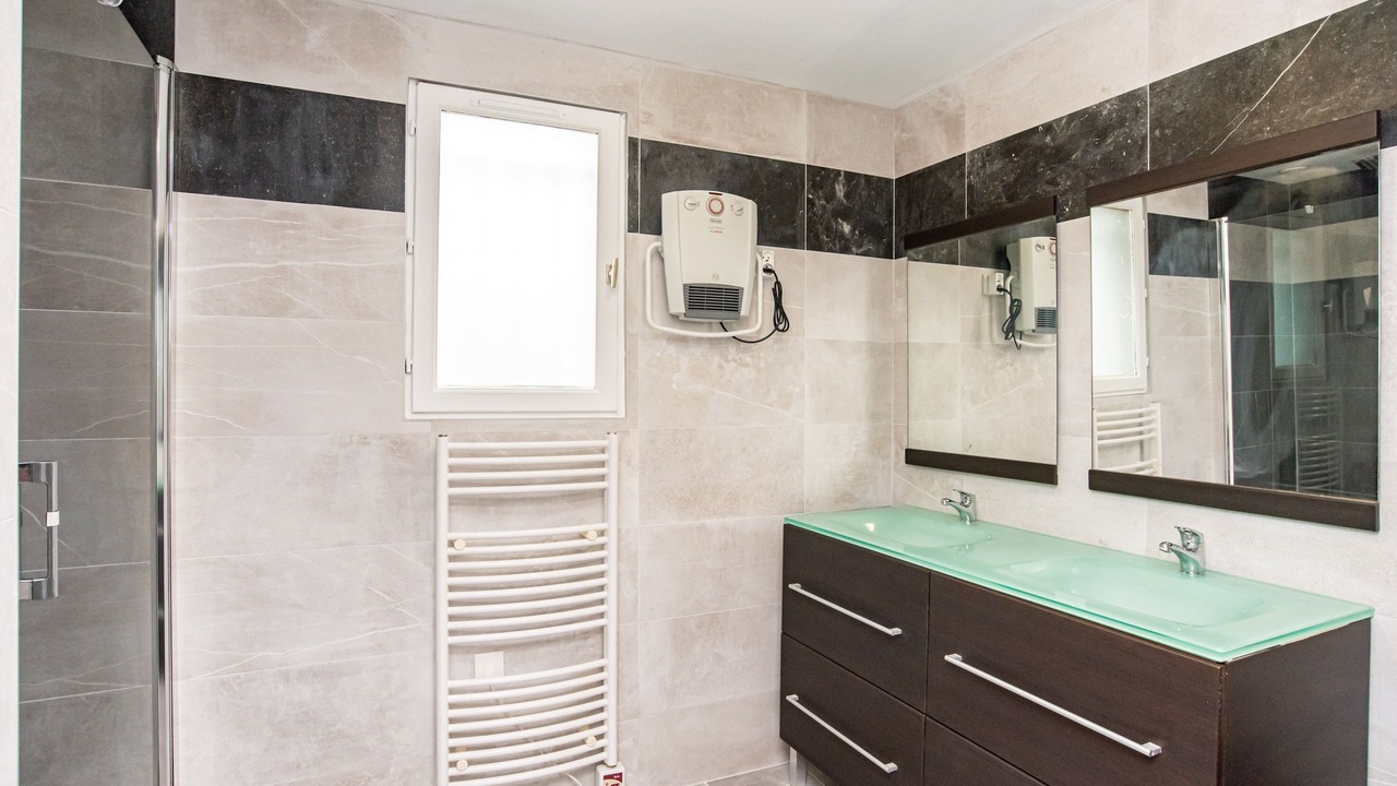 Photo of Bathroom in Bruguieres