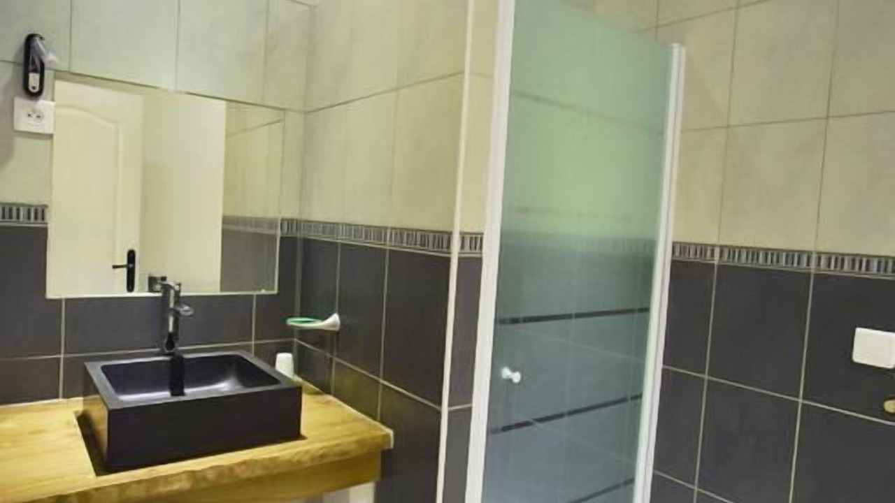 Photo of Bathroom in Saint-Affrique