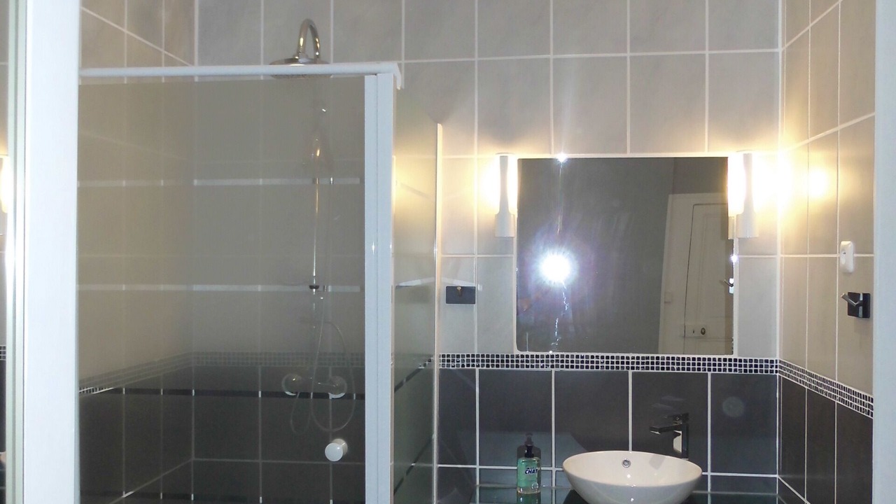 Photo of Bathroom in Saint-Affrique