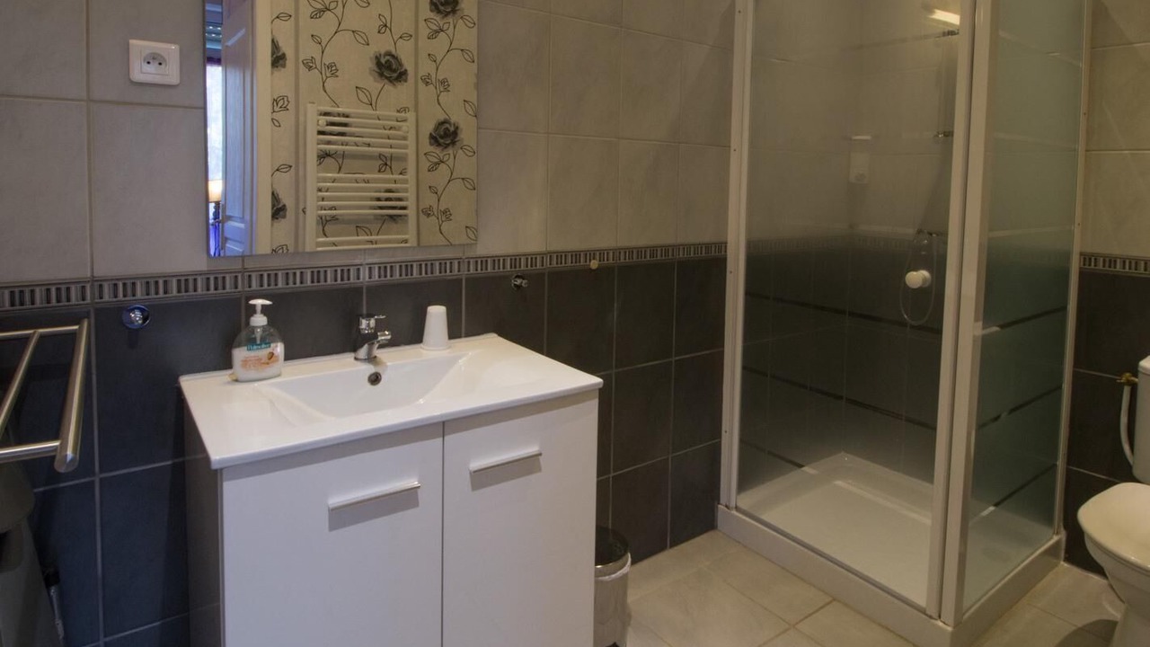 Photo of Bathroom in Saint-Affrique