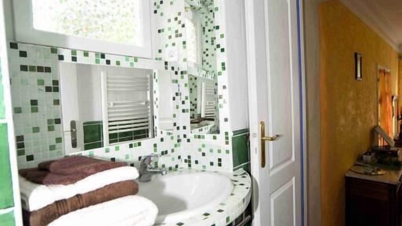 Photo of Bathroom in Saint-Affrique