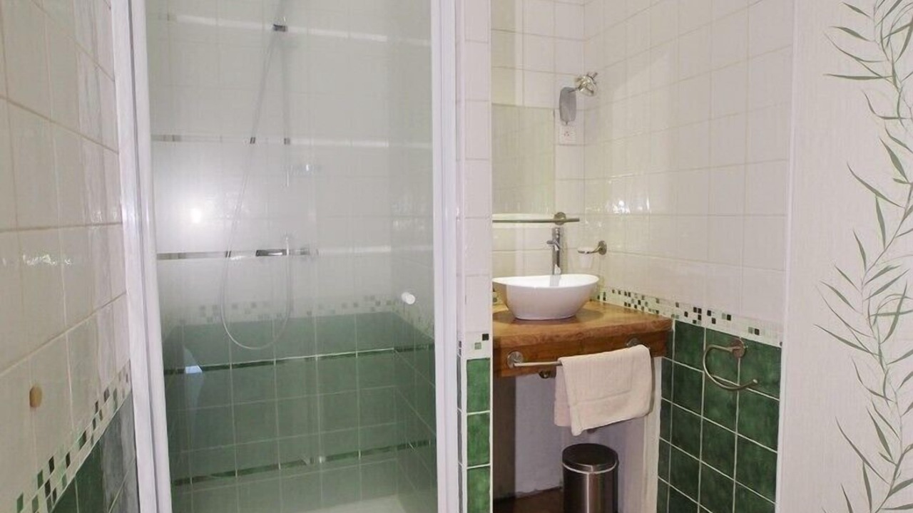 Photo of Bathroom in Saint-Affrique
