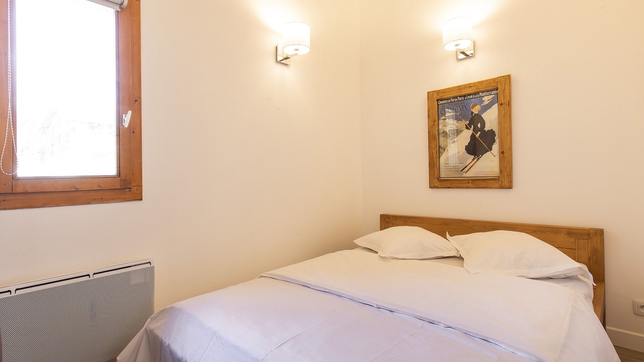 Photo of Bedroom in Demi-Quartier