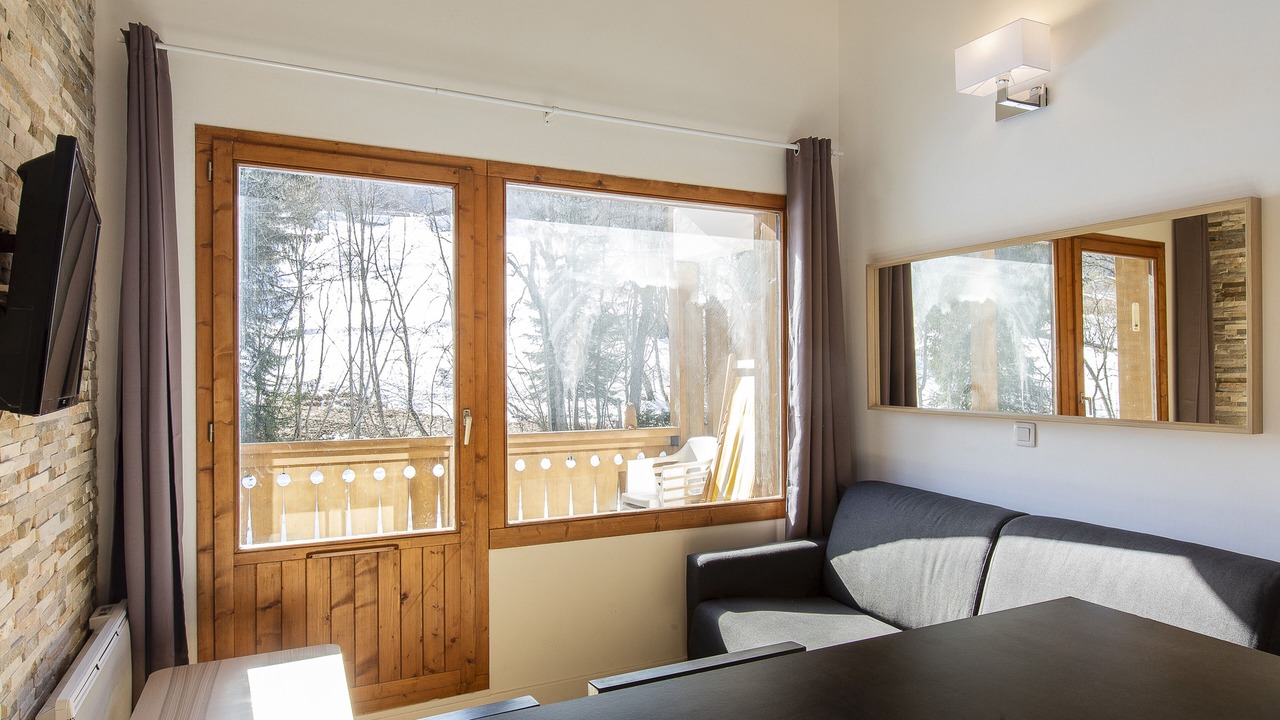 Photo of Livingroom in Demi-Quartier