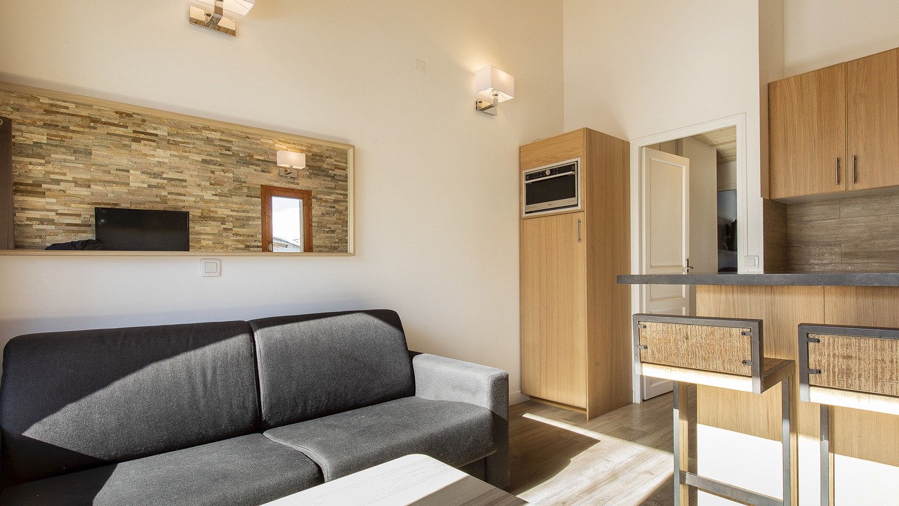 Photo of Livingroom in Demi-Quartier