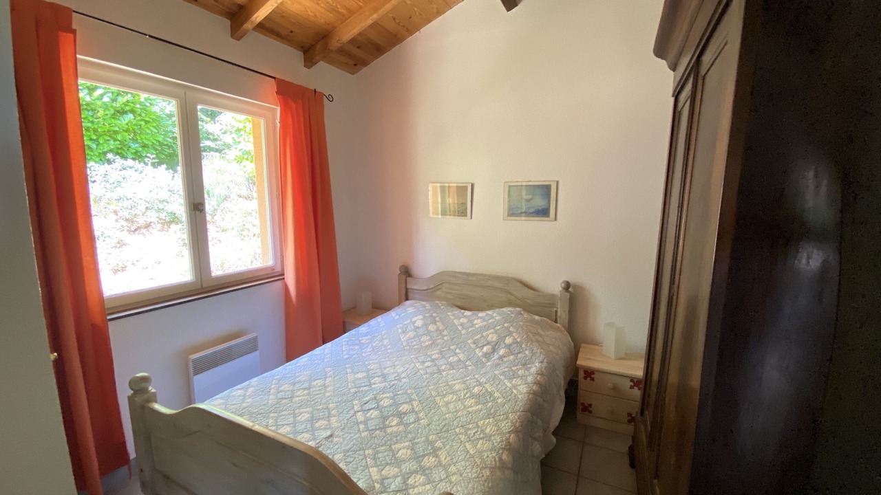 Photo of Bedroom in Doissat