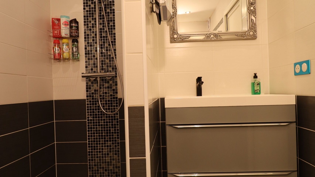 Photo of Bathroom in Albertville