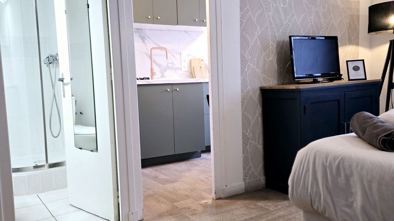 Photo of Bedroom in Aix-les-Bains City Center
