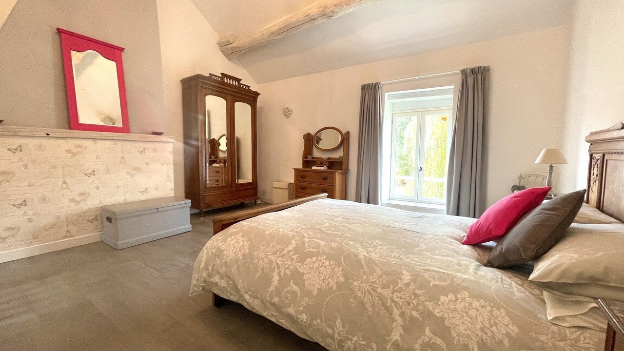 Photo of Others in Essey