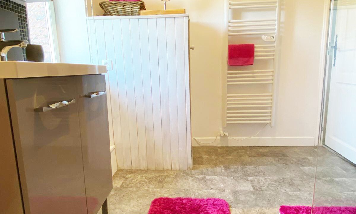 Photo of Others in Essey