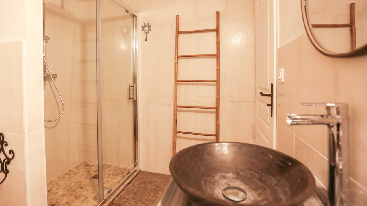 Photo of Bathroom in Issigeac