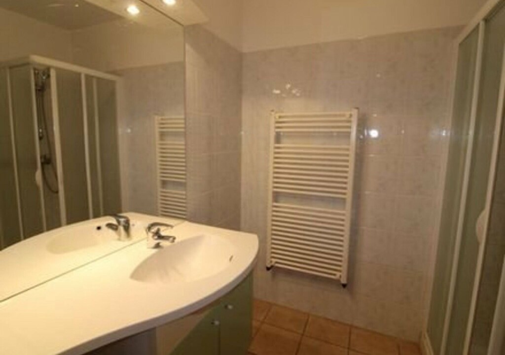 Photo of Bathroom in Saint Alban Auriolles