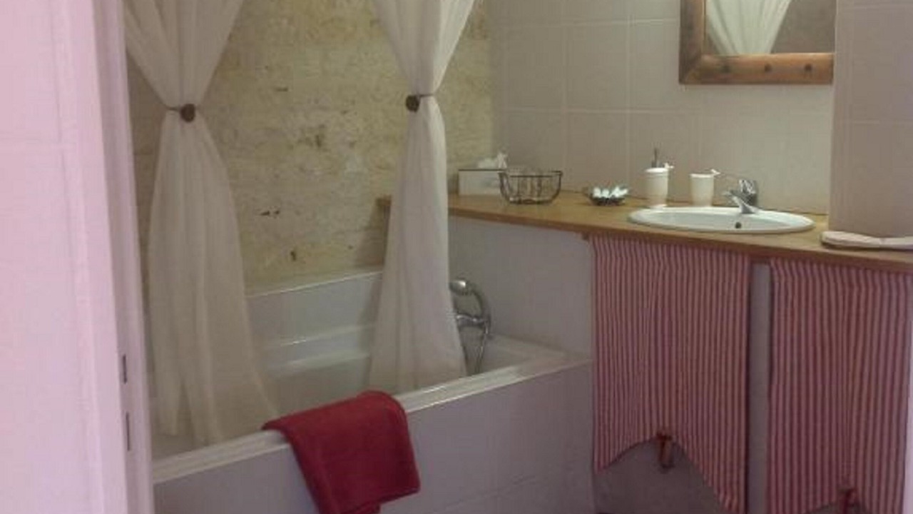 Photo of Bathroom in Donnazac