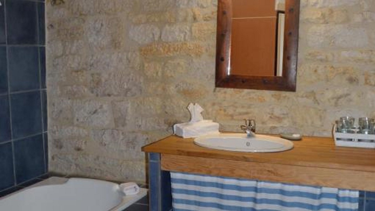 Photo of Bathroom in Donnazac