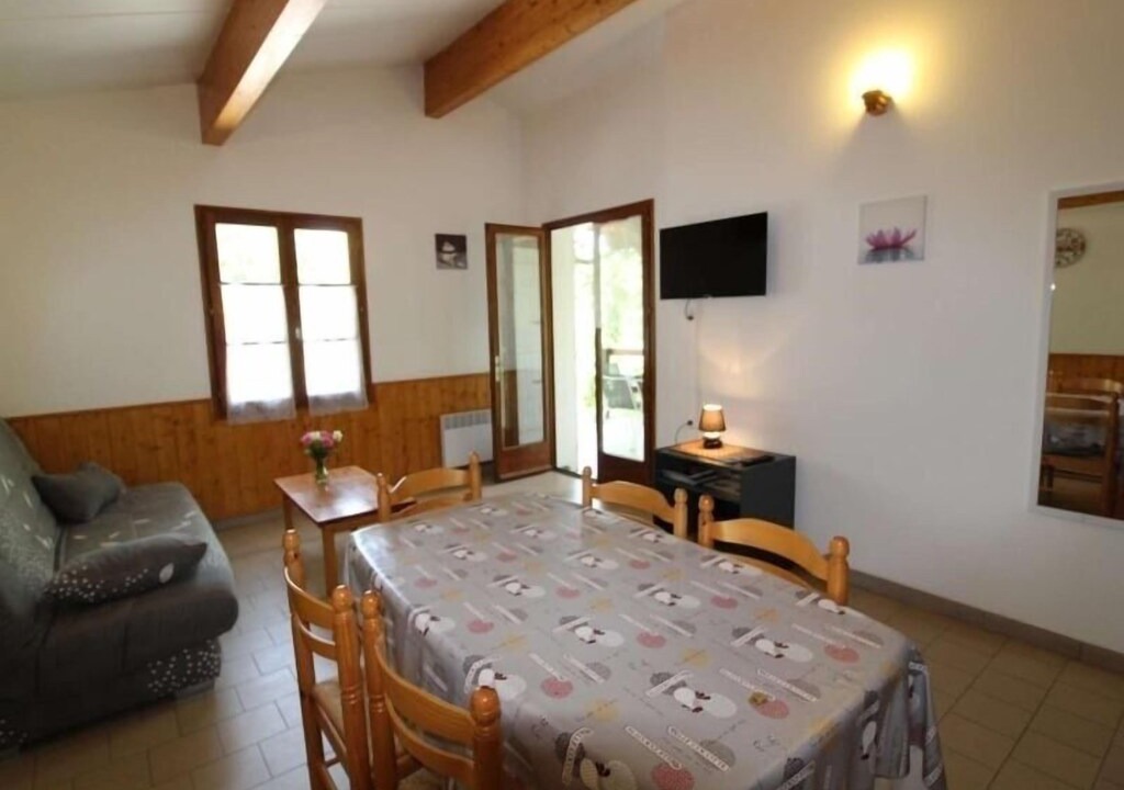 Photo of Livingroom in Saint Alban Auriolles
