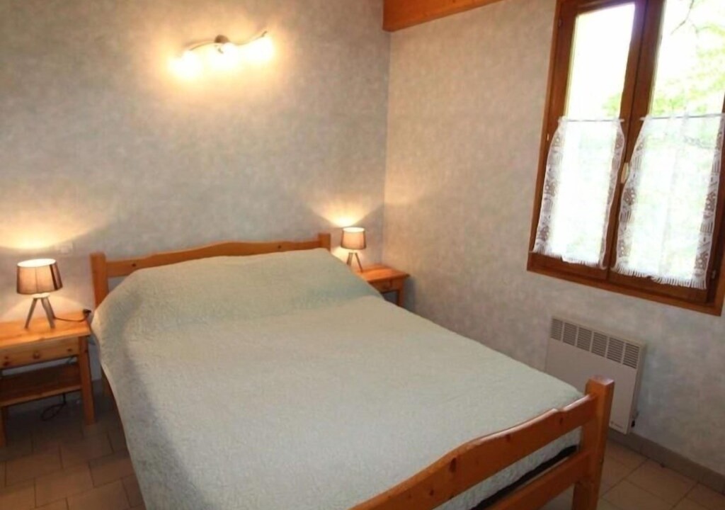 Photo of Bedroom in Saint Alban Auriolles