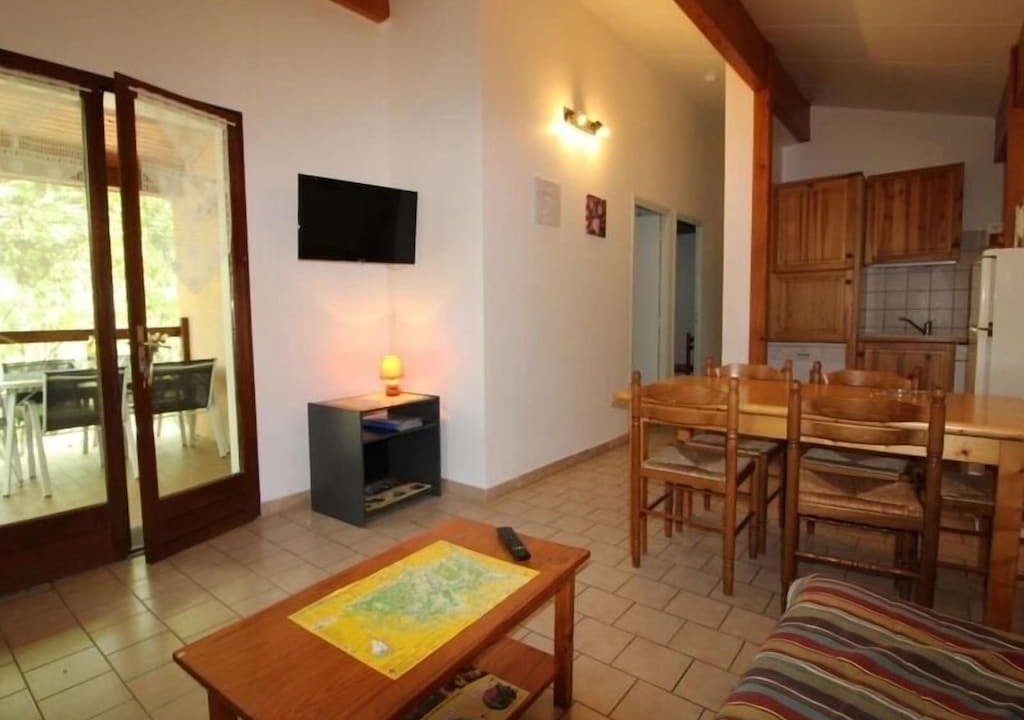 Photo of Livingroom in Saint Alban Auriolles