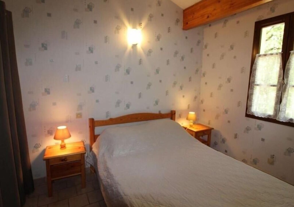 Photo of Bedroom in Saint Alban Auriolles