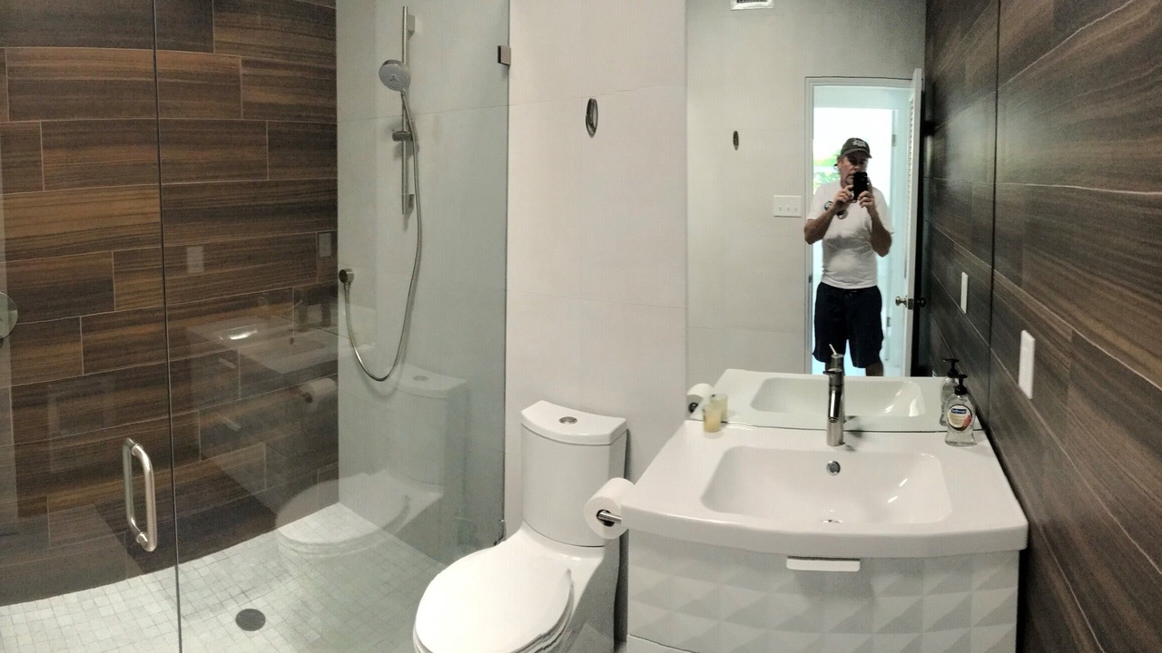 Photo of Bathroom in Bayshore Gardens