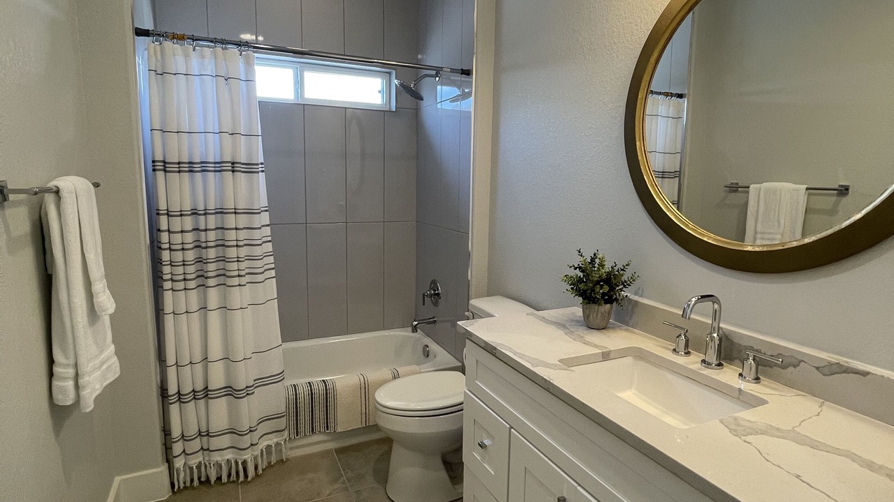 Photo of Bathroom in Kingsland