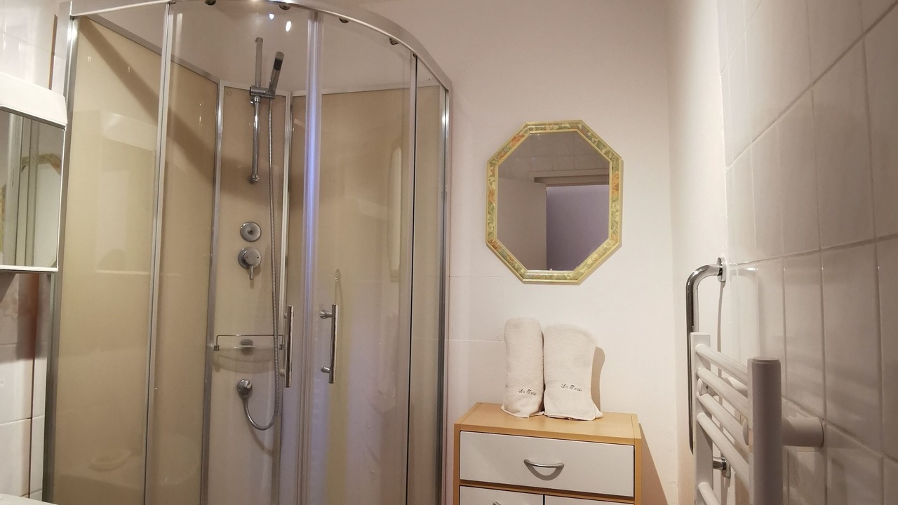 Photo of Bathroom in Calorguen