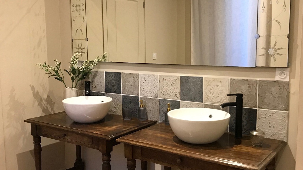 Photo of Bathroom in Dinan