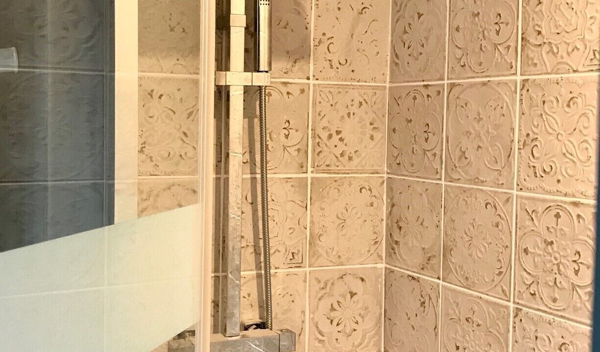 Photo of Bathroom in Dinan