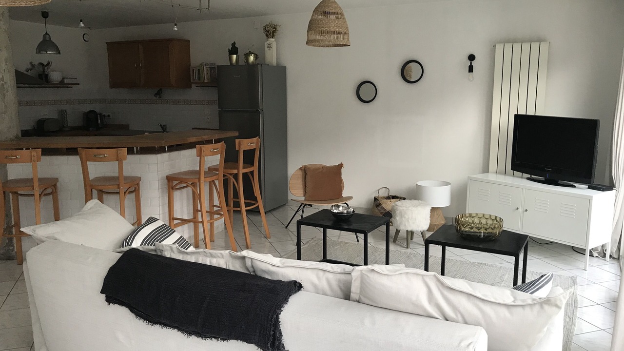 Photo of Livingroom in Sainte-Therese - Quineleu