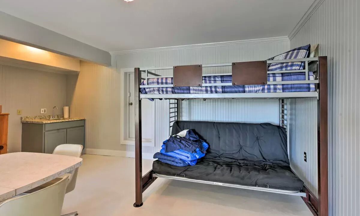 Photo of Bedroom in Lake Brownwood
