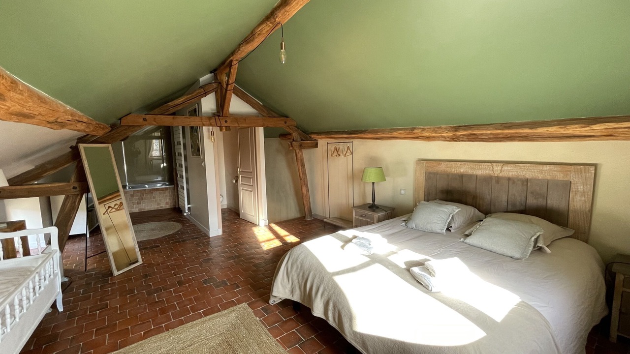 Photo of Bedroom in Saint-Cyr-les-Colons