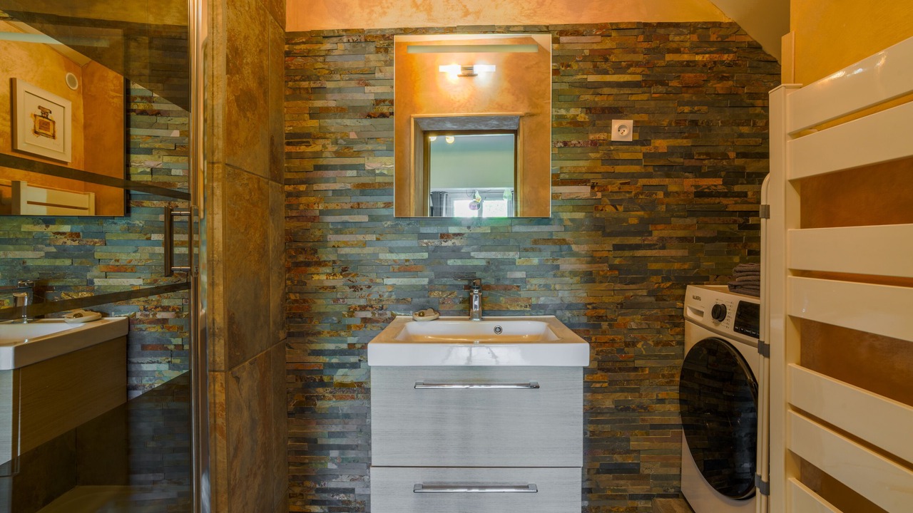 Photo of Bathroom in Roissy-en-France